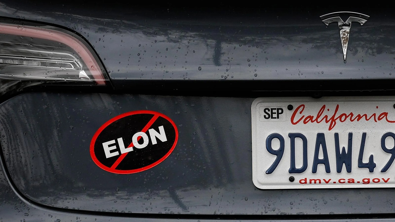 Sales at Tesla are tanking in all major markets as its Chinese rivals are surging. But its problems are just beginning. Image: Getty